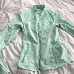 MINT LULULEMON JACKET